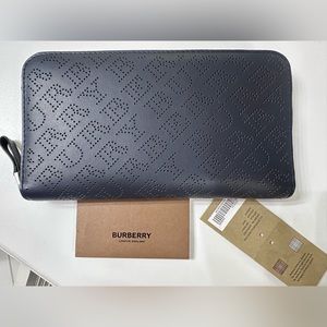 NWT $650 BURBERRY PERFORATED ZIP AROUND LARGE WALLET